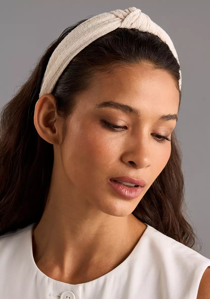 طوق ابيض متوسط العرض