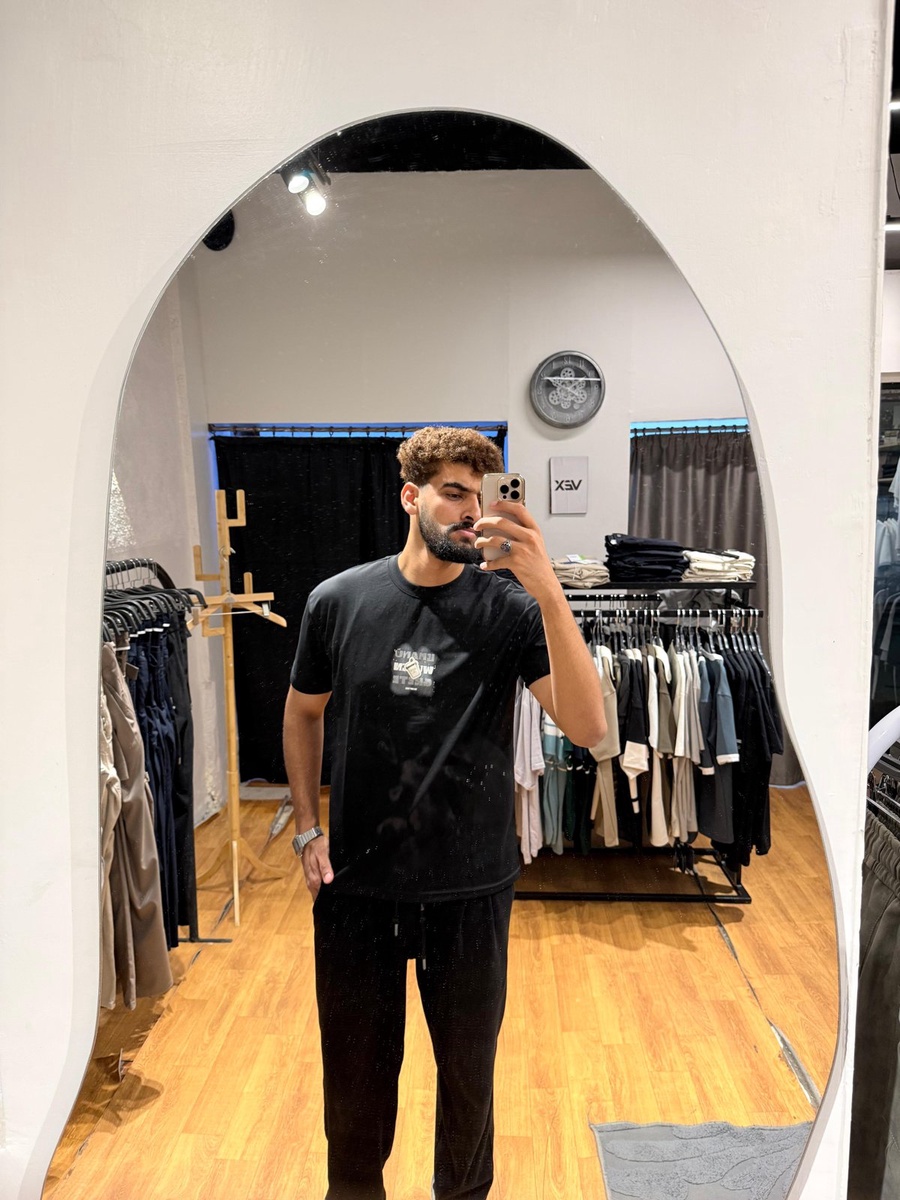 تيشيرت مطبوع أسود — Black Print Tee