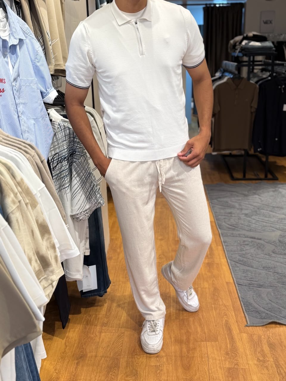 بولو تريكو بسوستة أبيض — White Knit Zip Polo
