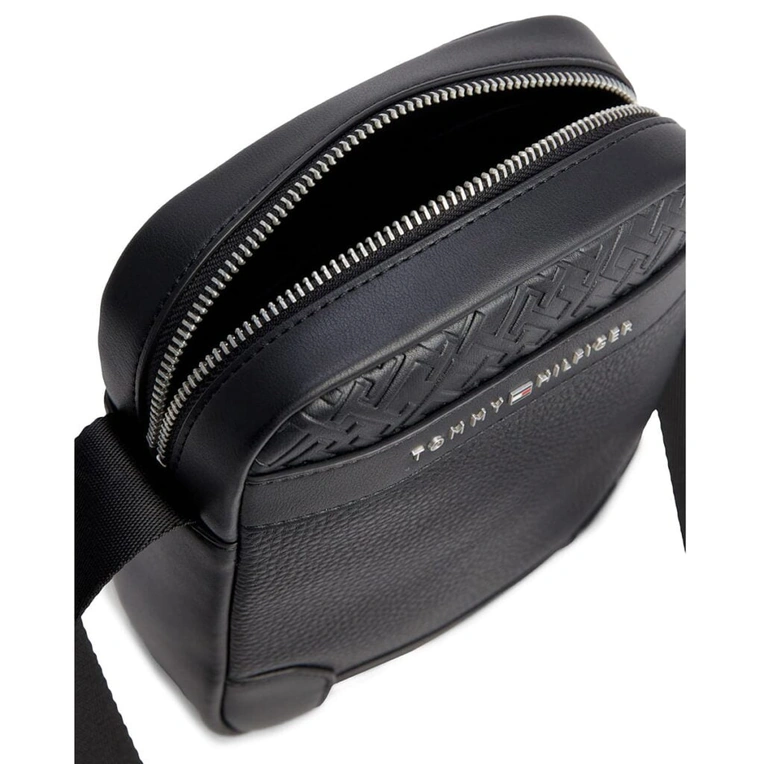 Tommy Hilfiger Men’s Black Leather Crossbody Bag AM0AM11308 – Elegant Everyday Hands-Free Bag#0042