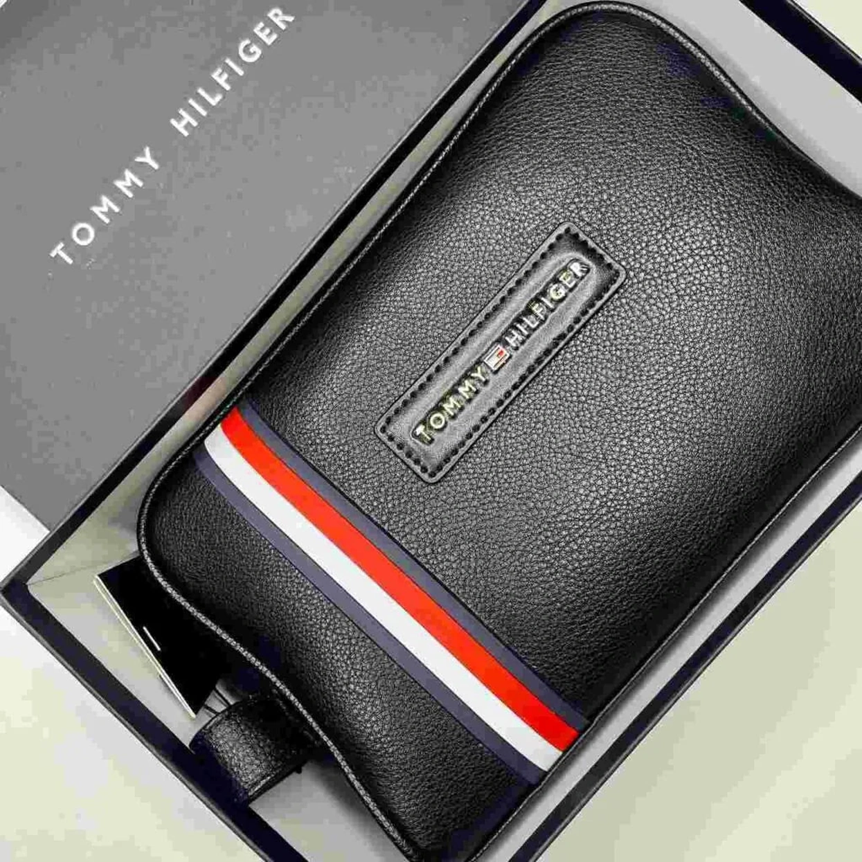 Tommy Hilfiger Polished Black Leather Pouch For Men #0014