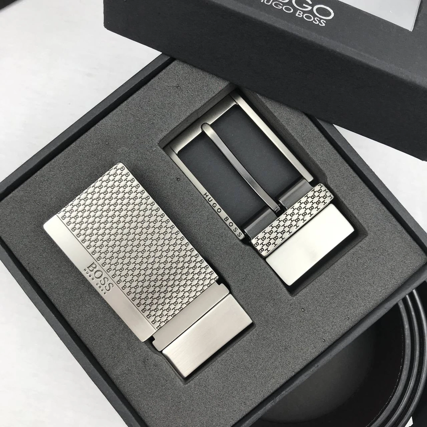 Hugo Boss Men’s Leather Belt Set  2-Interchangeable Buckles #05