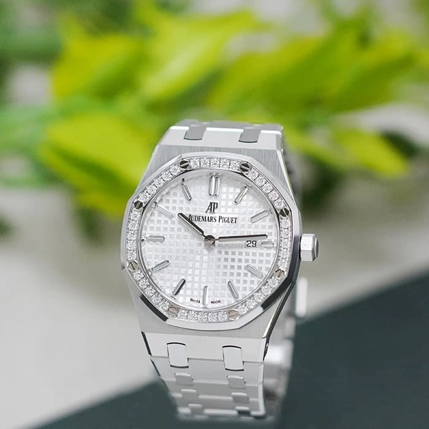 Audemars Piguet Watch For Women - Royal Oak - Ref. 67651ST.ZZ.1261ST.01