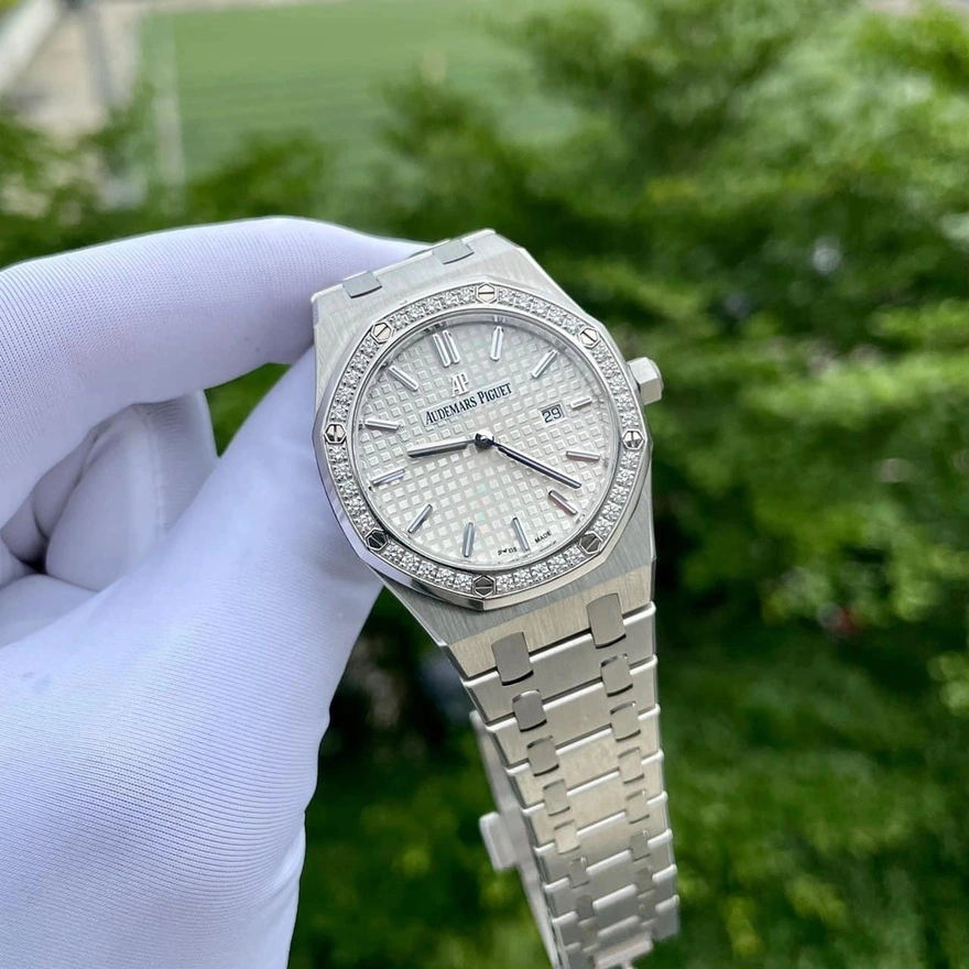 Audemars Piguet Watch For Women - Royal Oak - Ref. 67651ST.ZZ.1261ST.01