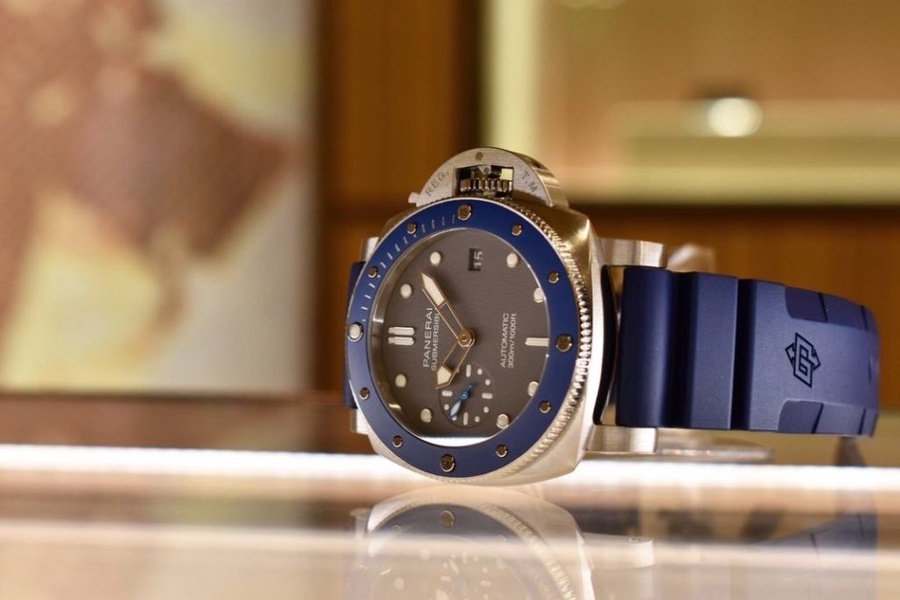 Panerai Watch For Men - Luminor Submersible 42 Automatic Blue Ceramic