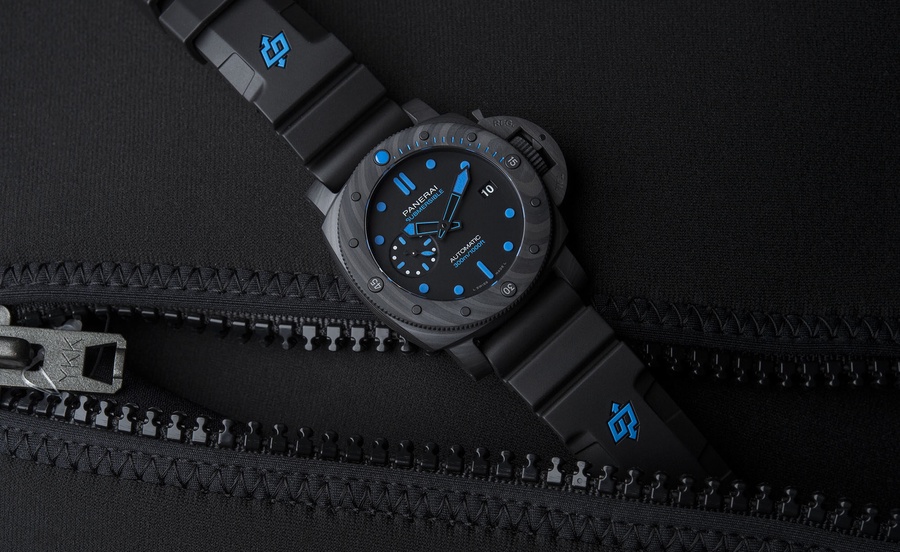 Panerai Watch For Men - Luminor Submersible 42 Automatic Carbotech