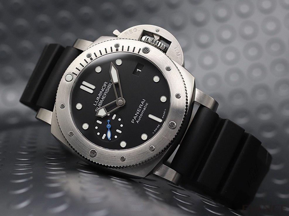 Panerai Watch For Men - Luminor Submersible, 47 mm, Titanium