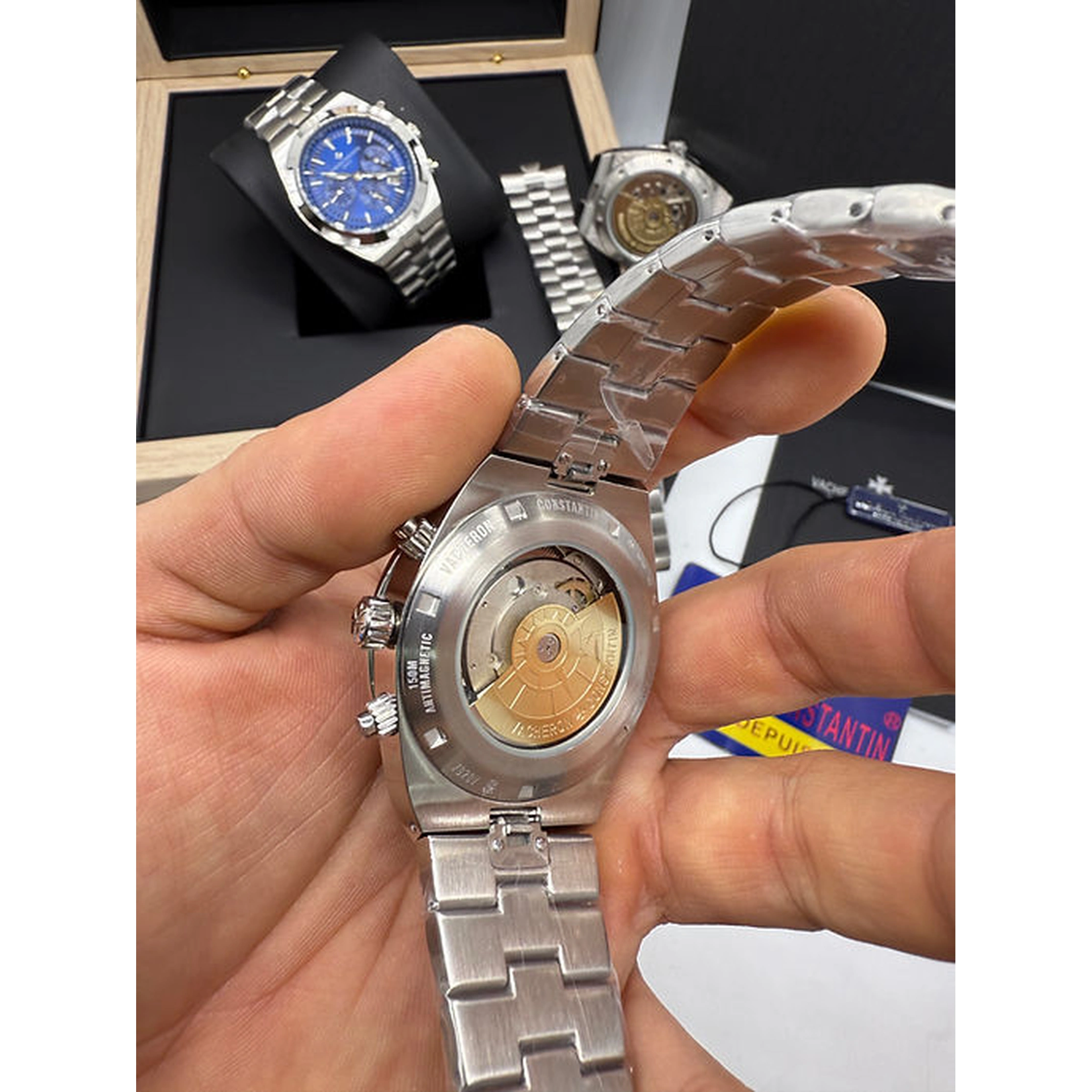 Vacheron Constantin Watch For Men - Overseas Chronograph - Ref. 5520V.210A-B686