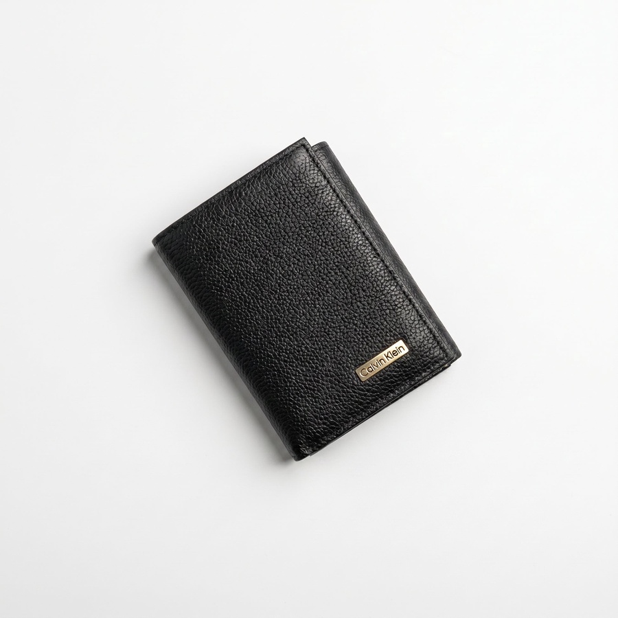 Calvin Klein Men's Wallet - Genuine Leather Silver Logo Wallet