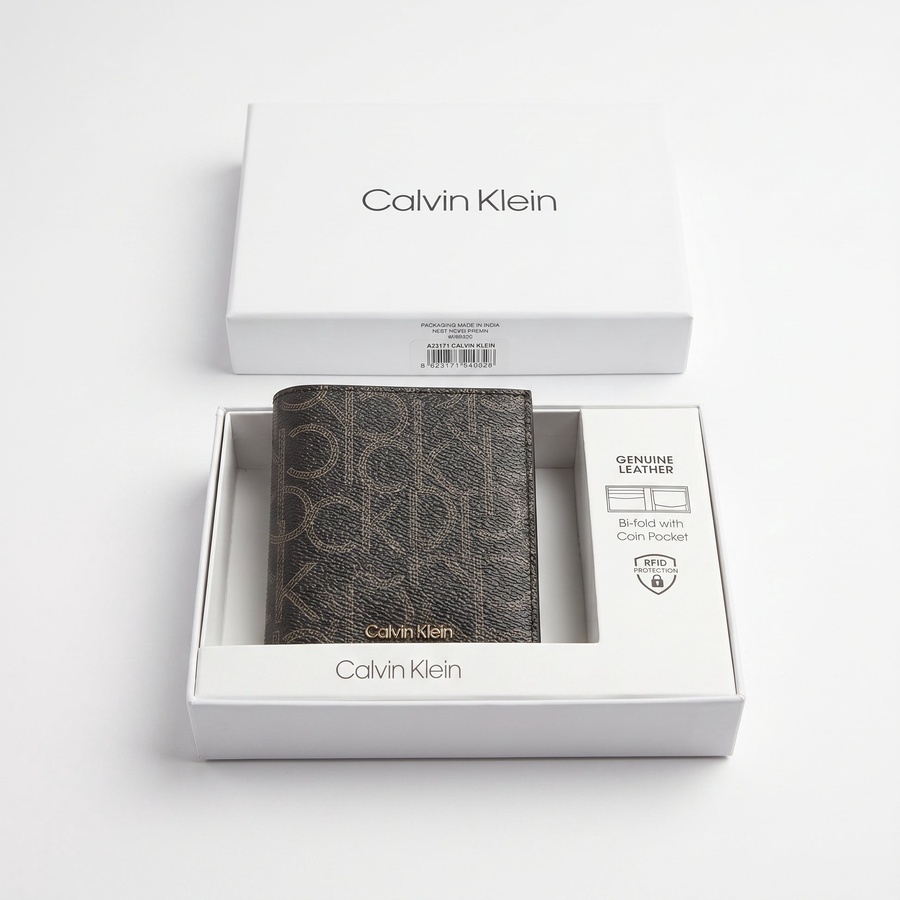 Calvin Klein Men's Wallet - Smooth Leather Bifold Round Silver Logo Wallet