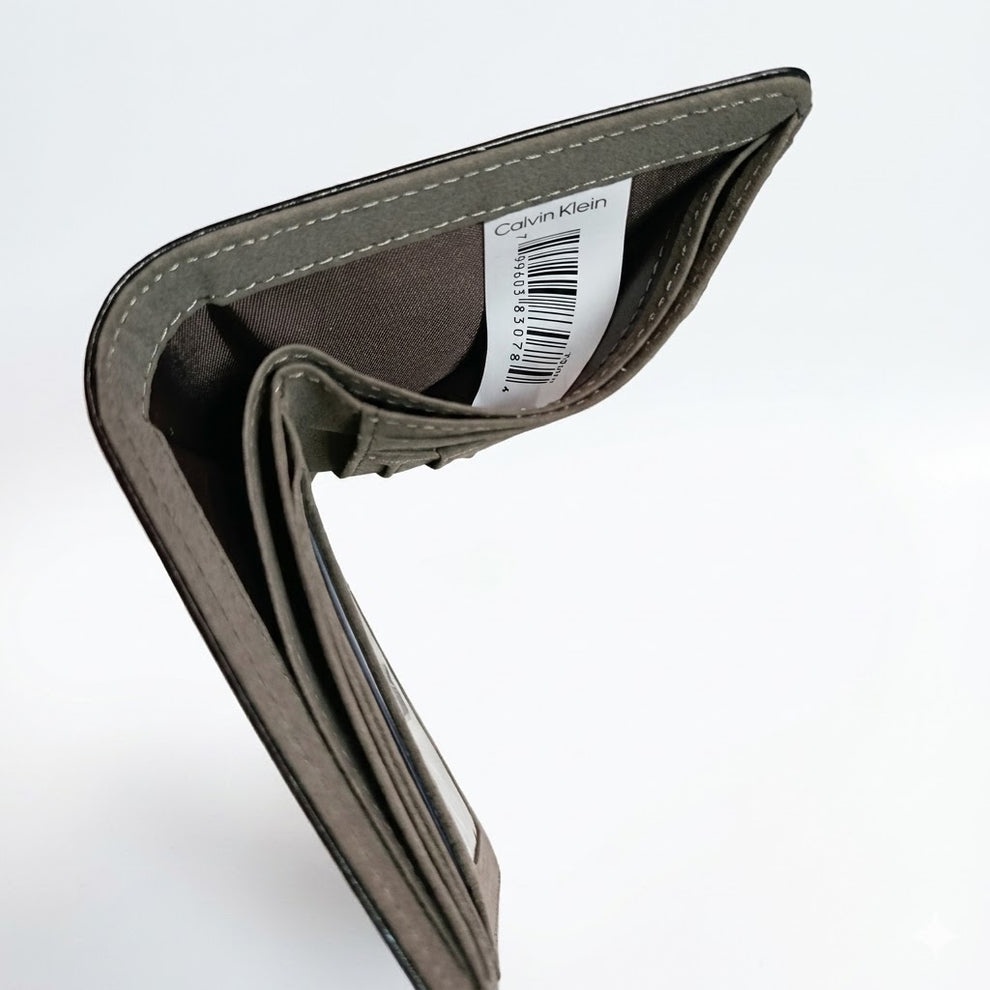 Calvin Klein Men's Wallet - Smooth Leather Bifold Wallet Black Grey