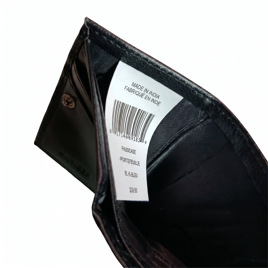 Tommy Hilfiger Men's Wallet - Smooth Leather Trifold Flag Logo Wallet