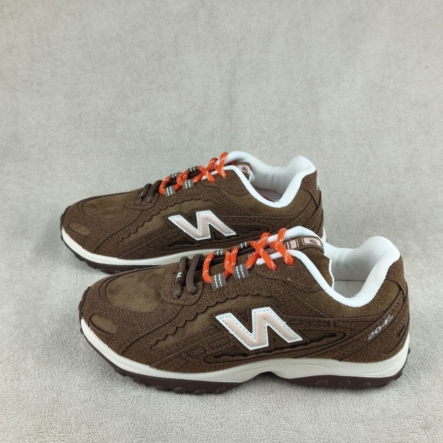 New Balance 204L