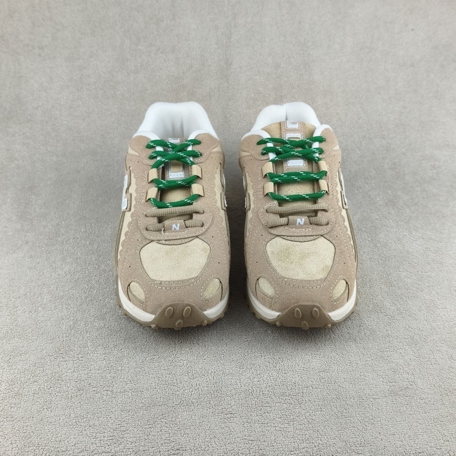 New Balance 204L