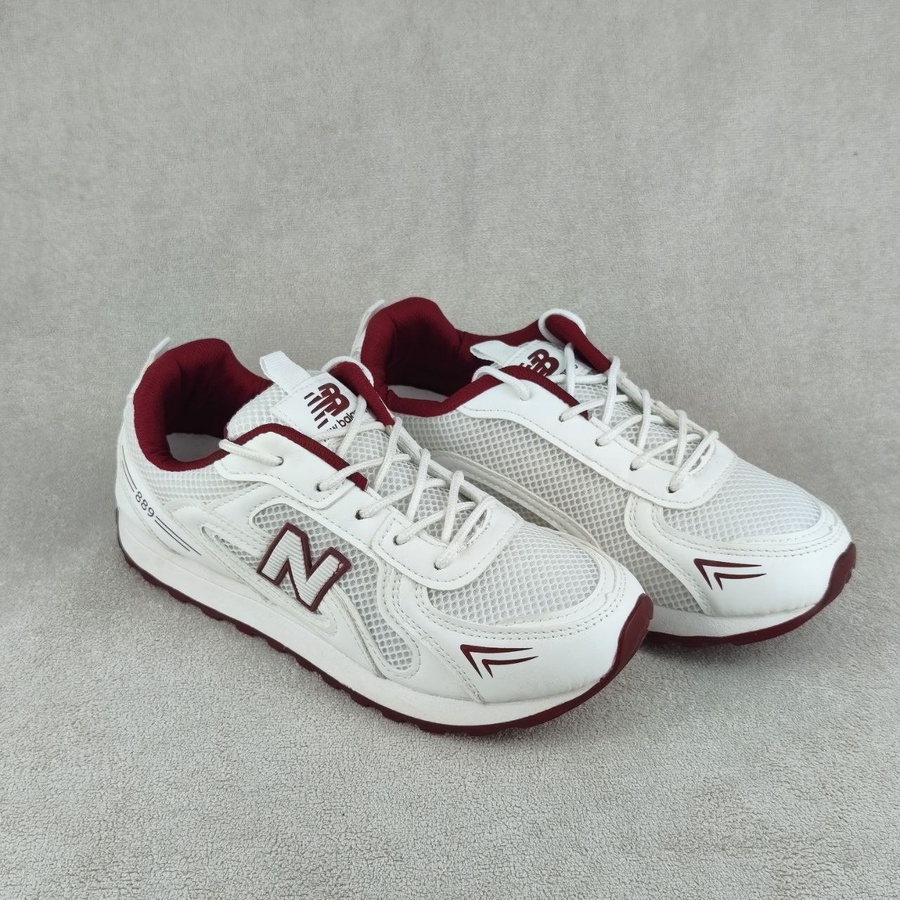 New Balance 889