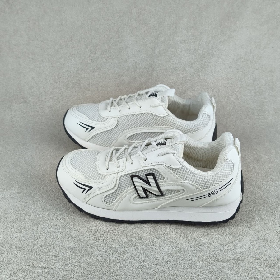 New Balance 889