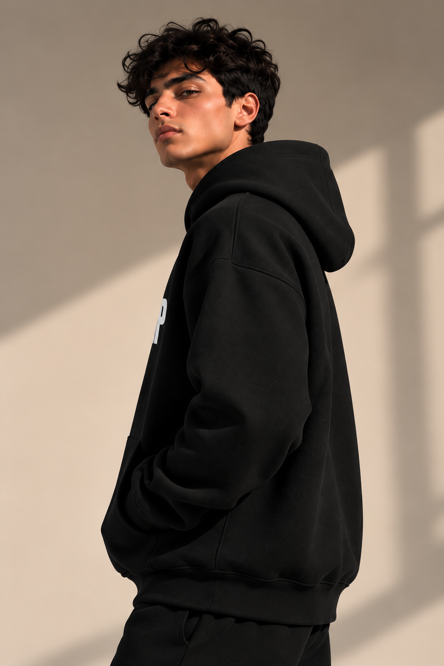Never Give Up Hoodie – Black