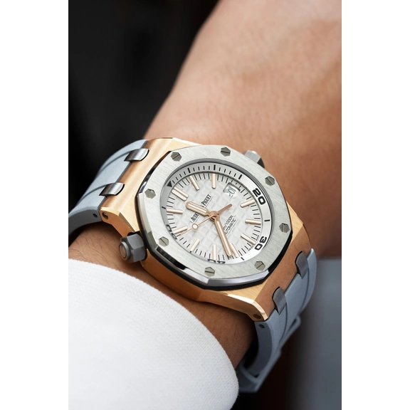 Audemars Piguet Watch For Men - Royal Oak Offshore Diver, 42 mm, Forged Carbon-Titanium
