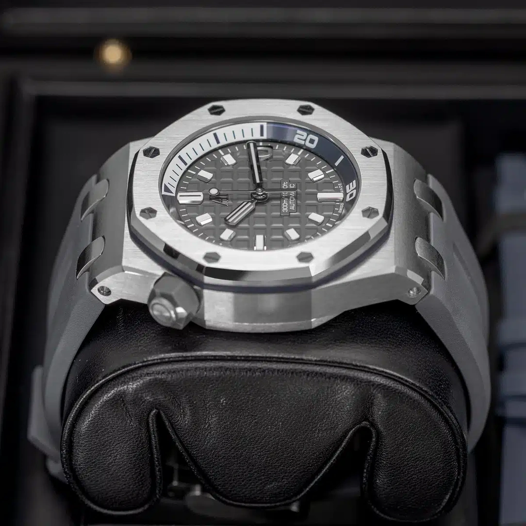 Audemars Piguet Watch For Men - Royal Oak Offshore Diver, 42 mm, Grey Dial
