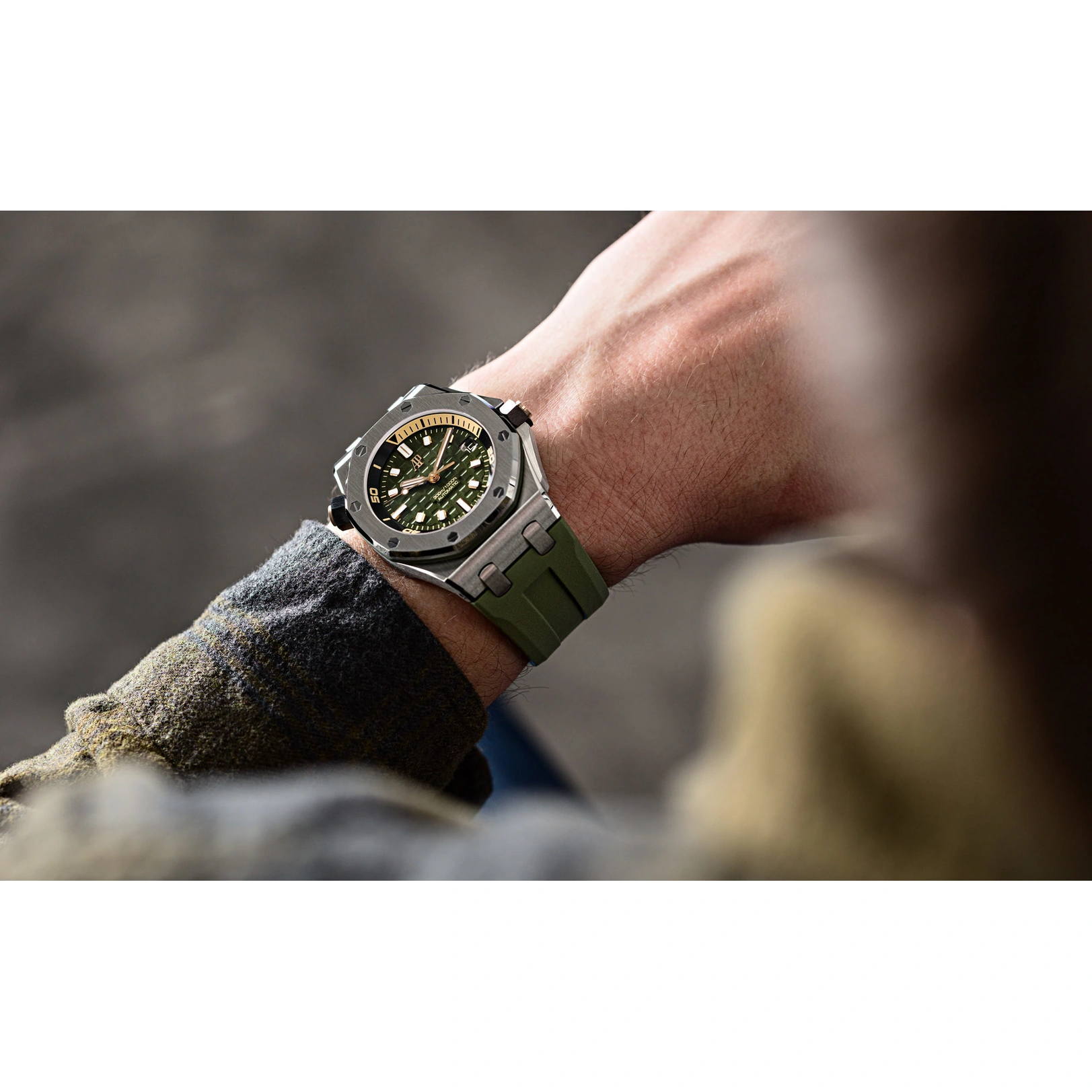 Audemars Piguet Watch For Men - Royal Oak Offshore Diver, 42 mm, Khaki Dial
