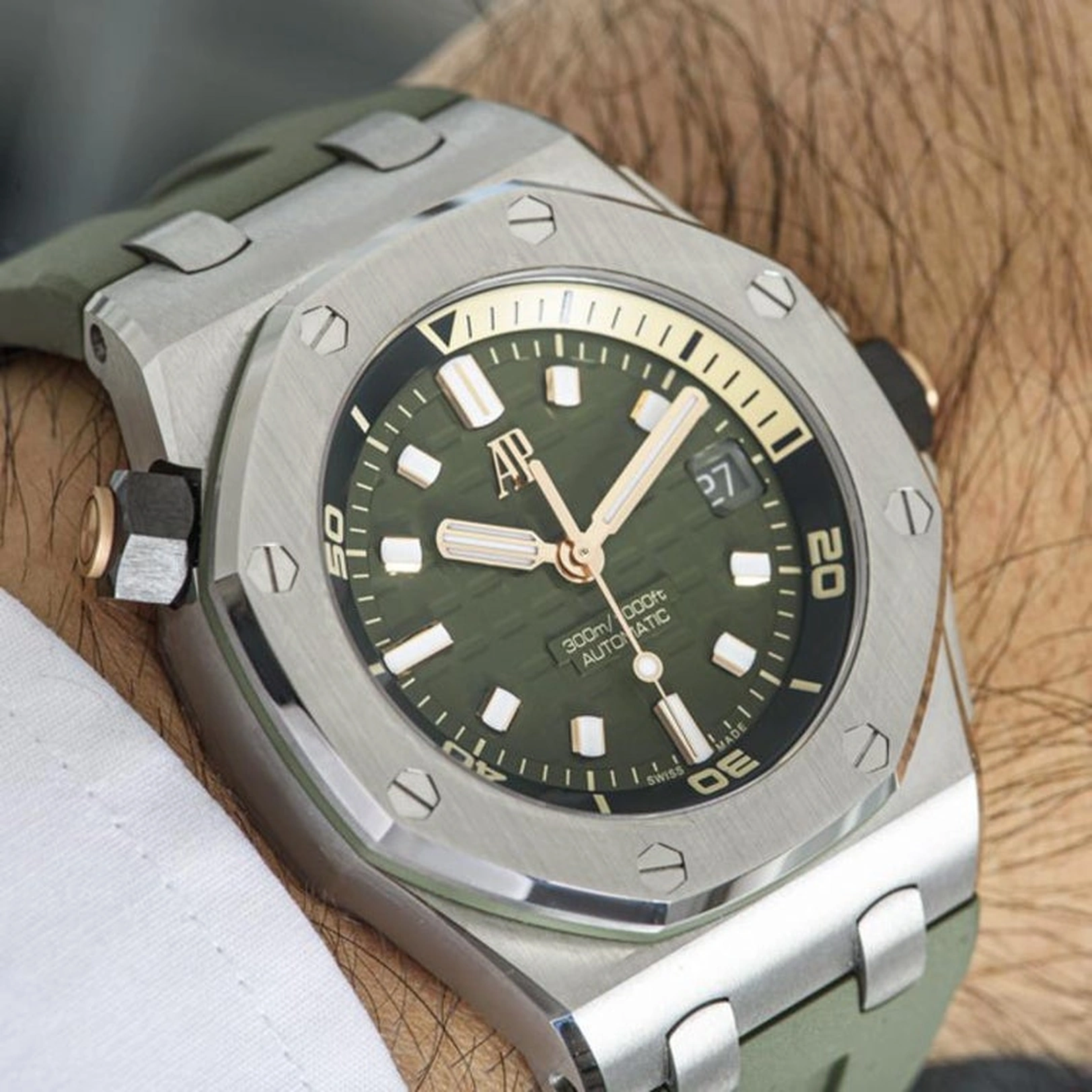 Audemars Piguet Watch For Men - Royal Oak Offshore Diver, 42 mm, Khaki Dial