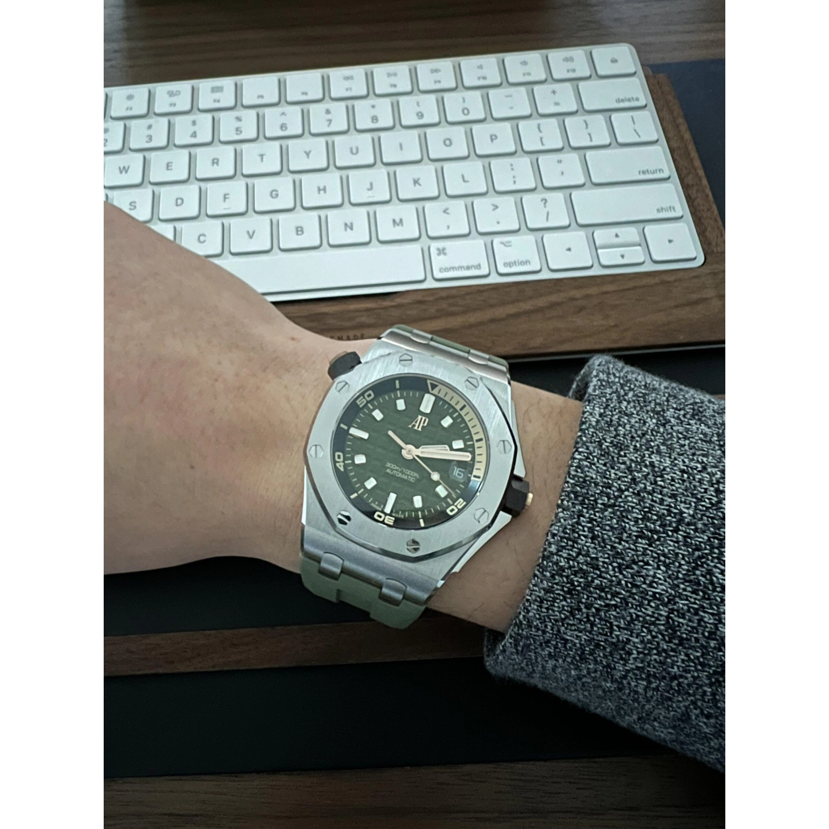 Audemars Piguet Watch For Men - Royal Oak Offshore Diver, 42 mm, Khaki Dial