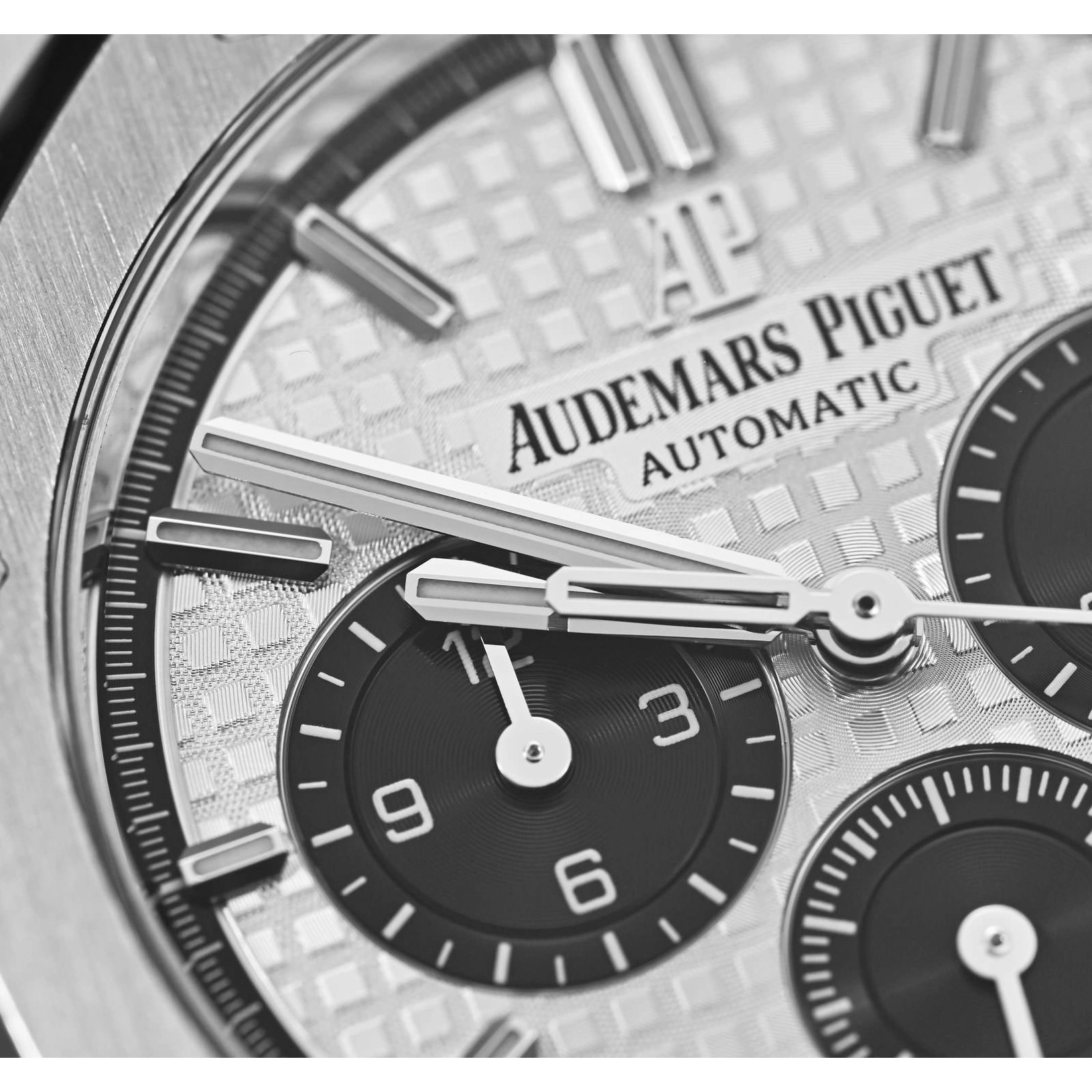 Audemars Piguet Watch For Men - Royal Oak Selfwinding Chronograph, Steel, Silver-Black Two-Tone Dial