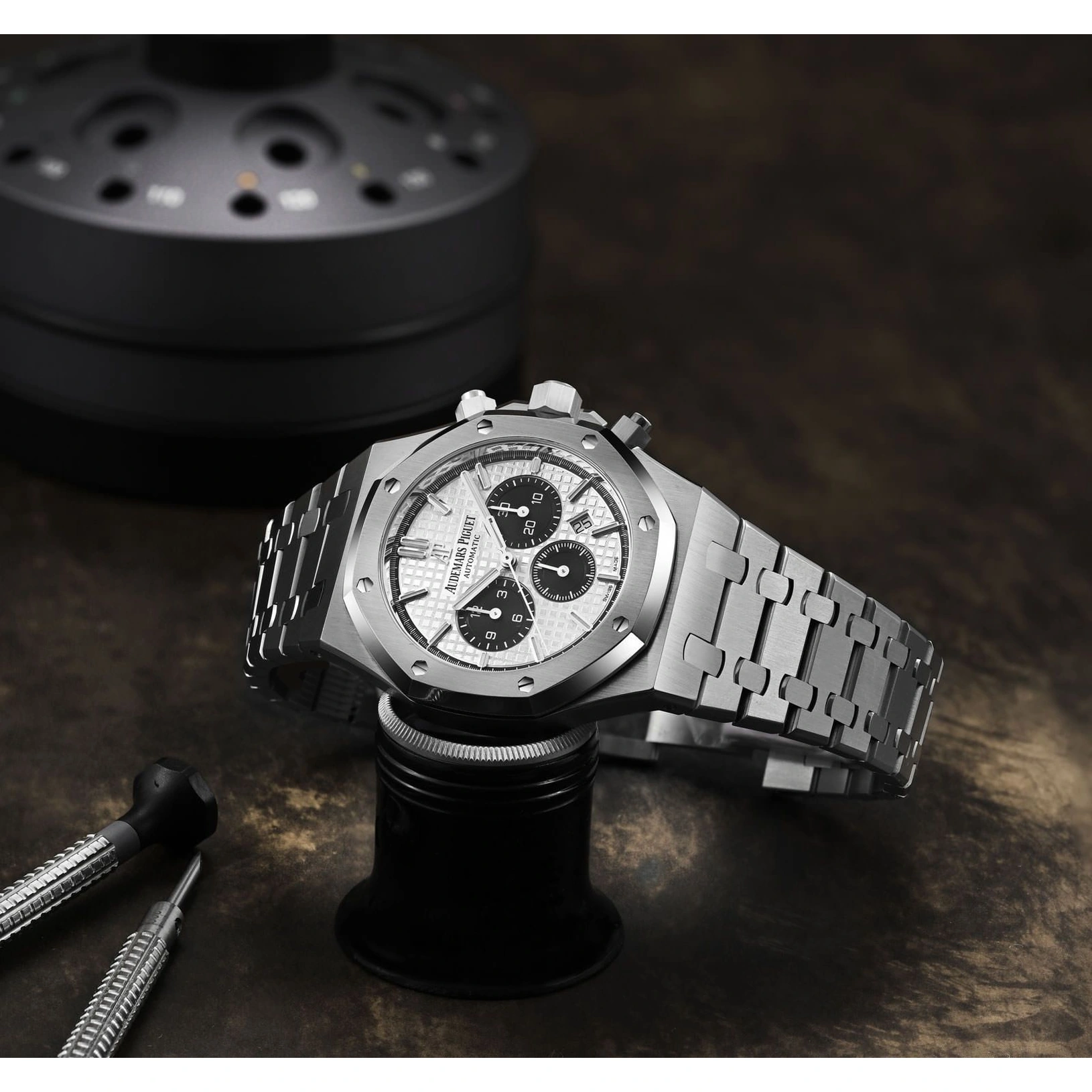 Audemars Piguet Watch For Men - Royal Oak Selfwinding Chronograph, Steel, Silver-Black Two-Tone Dial