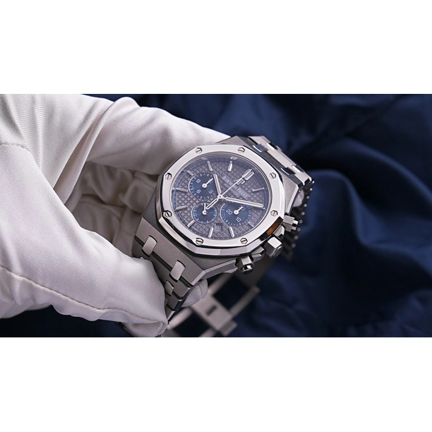 Audemars Piguet Watch For Men - Royal Oak Selfwinding Chronograph, Titanium-Platinum, Black Dial