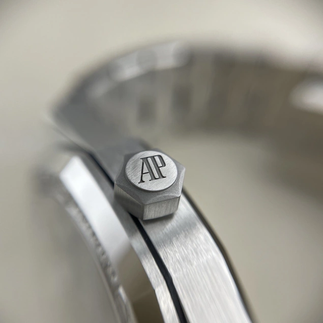 Audemars Piguet Watch For Men - Royal Oak Selfwinding, 37 mm, Steel, Diamond-Set Bezel