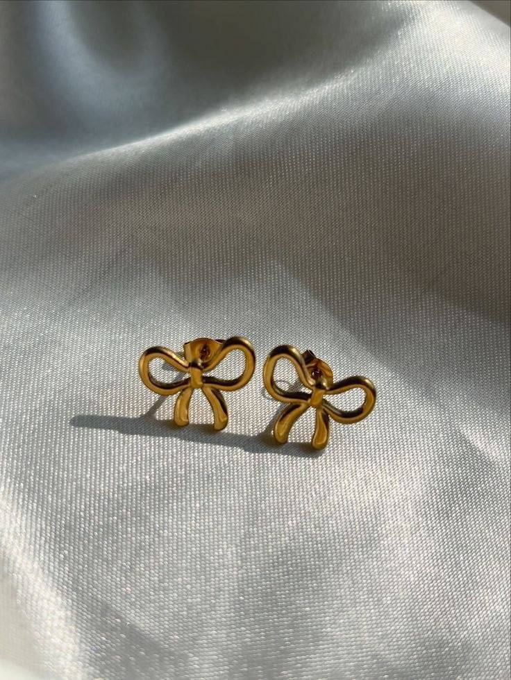 Bow Studd  Earrings