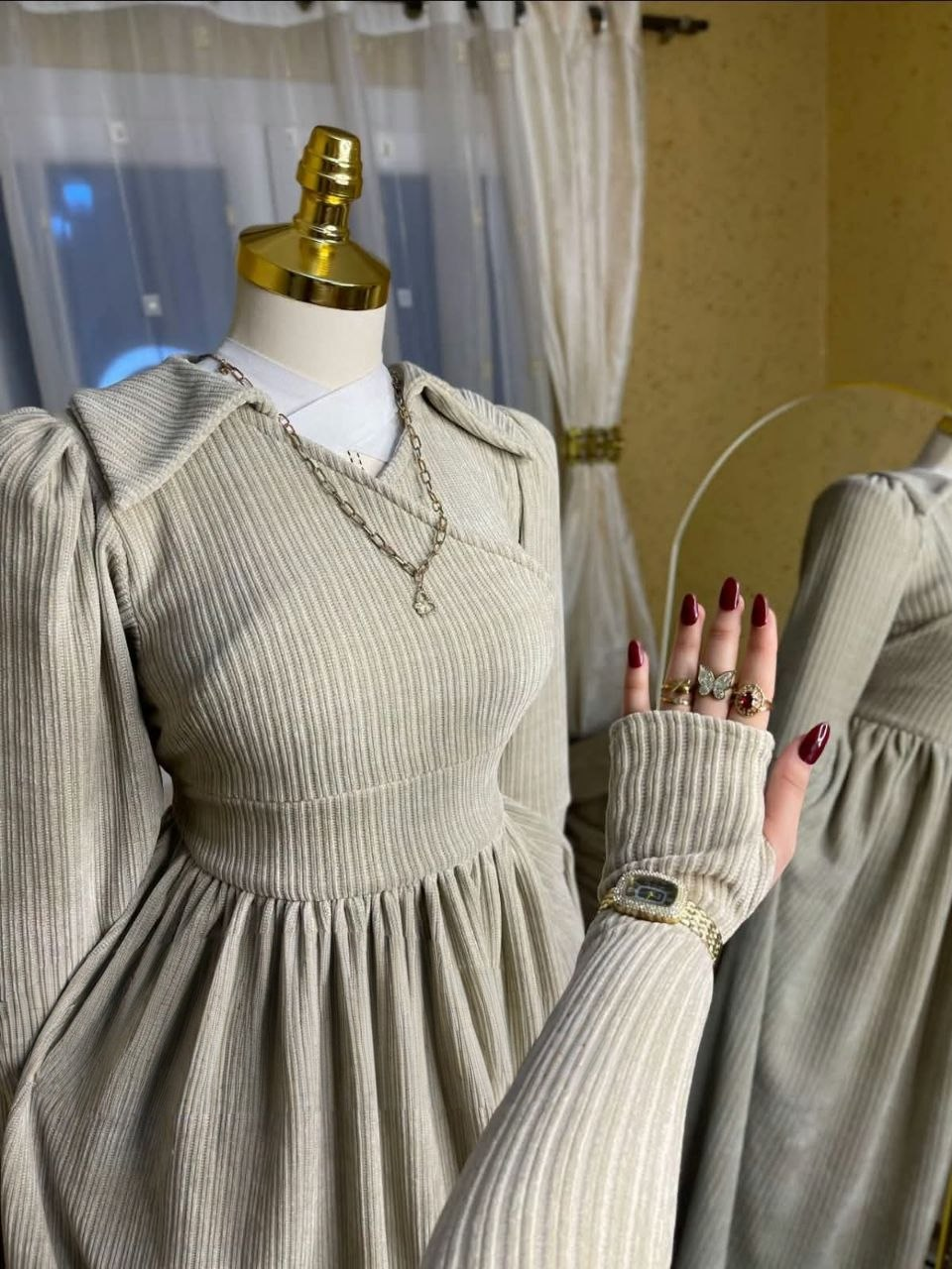 فستان قطيفة مضلع أنيق بقشة كلاسيكية (الخريفي والشتوي)