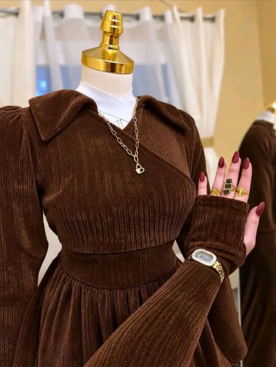 فستان قطيفة مضلع أنيق بقشة كلاسيكية (الخريفي والشتوي)