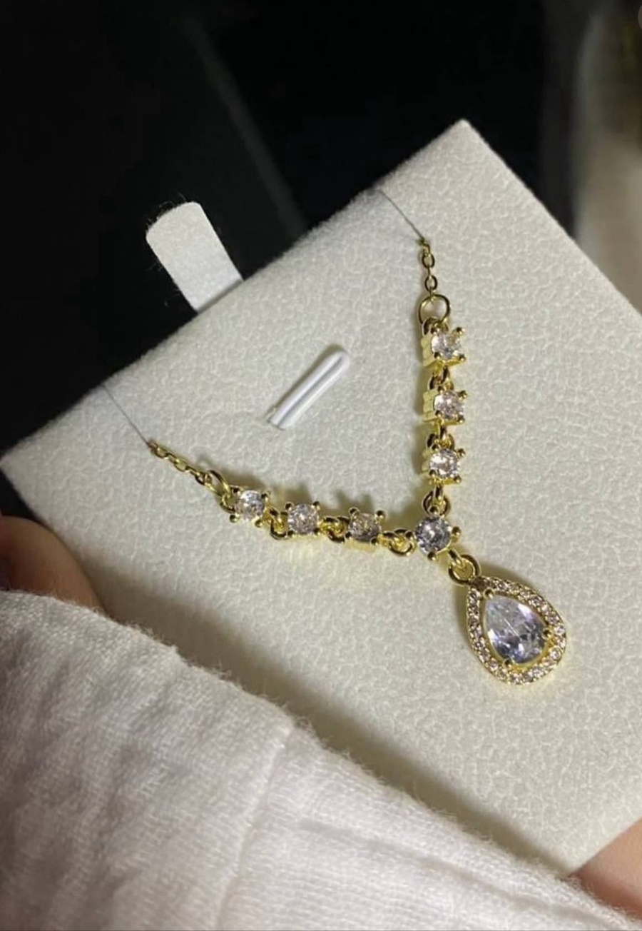  Golden Teardrop Crystal Necklace