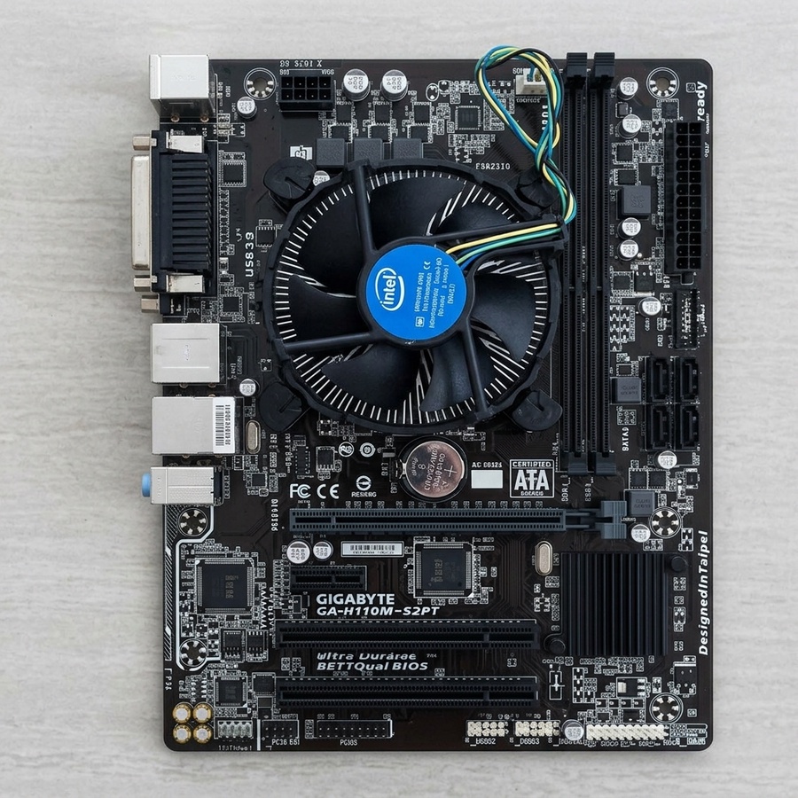 بندل جيل سابع Gigabyte H110M-S2PT + Intel Core i5-7500+ Stock Cooler مضيئة اصفر بحالة الزيرو