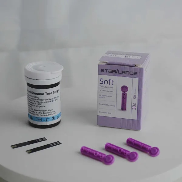 جهاز قياس السكر في الدم Blood Glucose Meter - طقم فحص ومتابعة مستوى الجلوكوز المنزلي مع شرائط ووخز