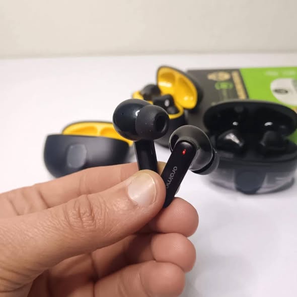 🎧 ايربودز Oraimo OR6 بتصميم أنيق وصوت مميز 😍🔥