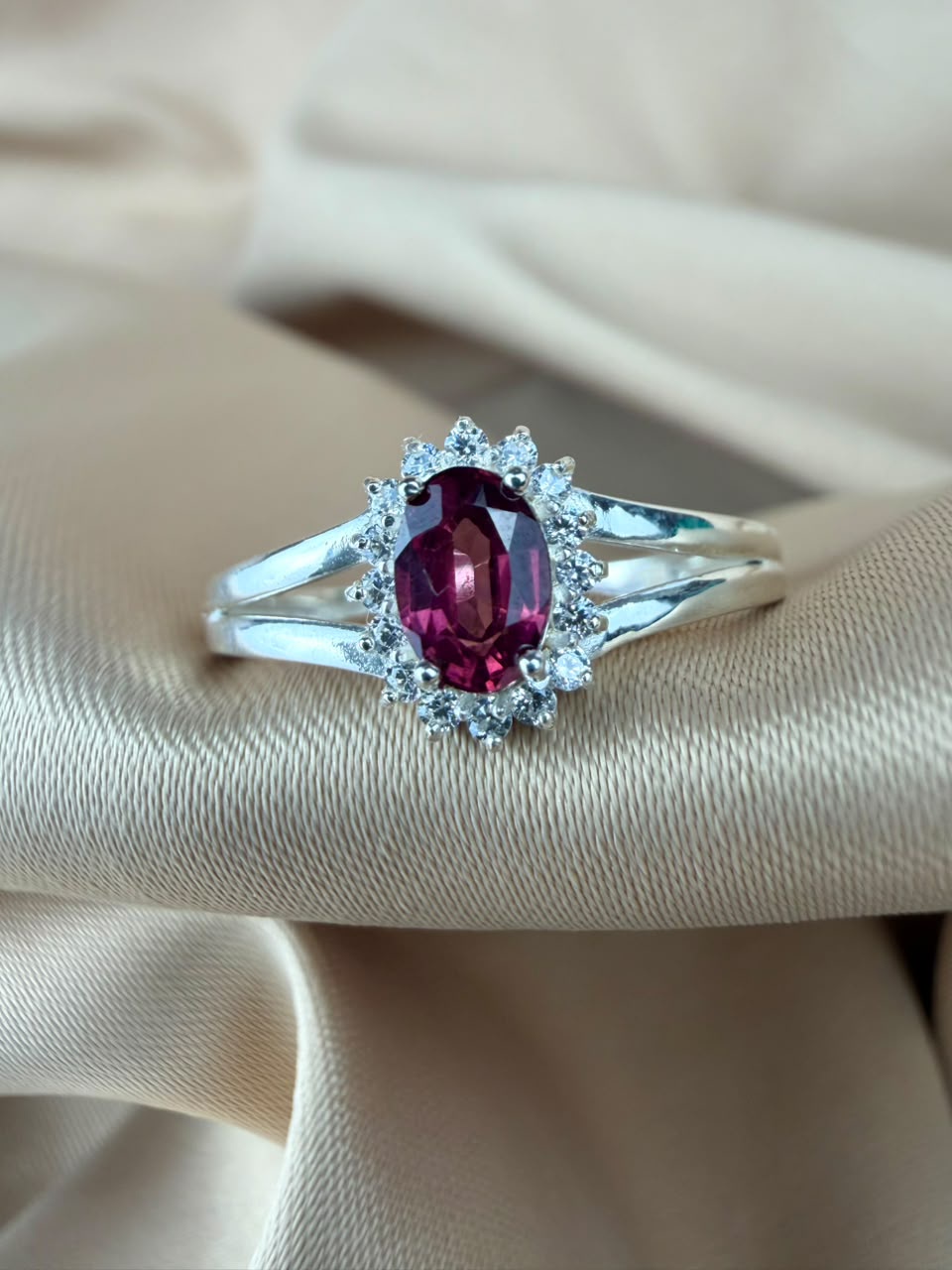 Rhodolite Garnet 925 Silver Ring - IGI Certified - Split Halo Design