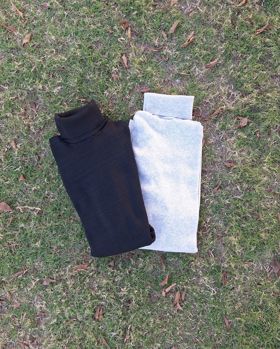 Essential Ribbed Turtleneck Soft-Knit Pullover