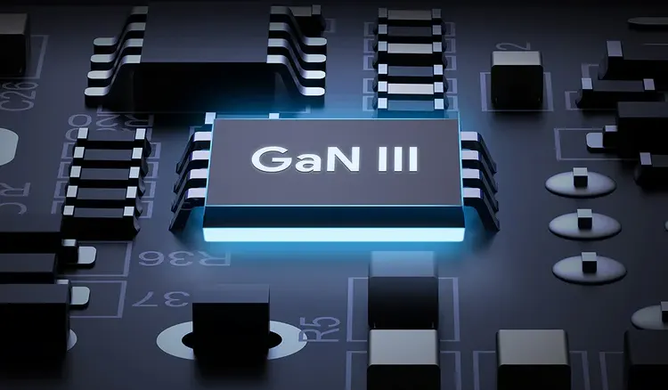 أدابتور شحن أوكي كوميت سريع 30 وات بتقنية GaN ومنفذ تايب سي (بدون كابل)