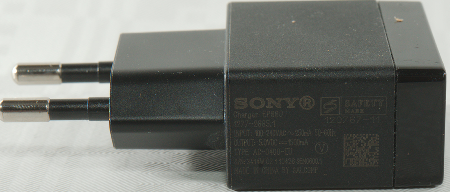 ادابتور شحن سريعة أصلي سوني EP880 بمنفذ USB بقوة 5 فولت   - أبيض