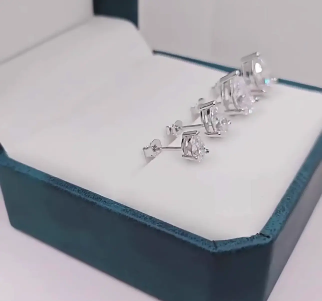 Pear Earrings (1ct)