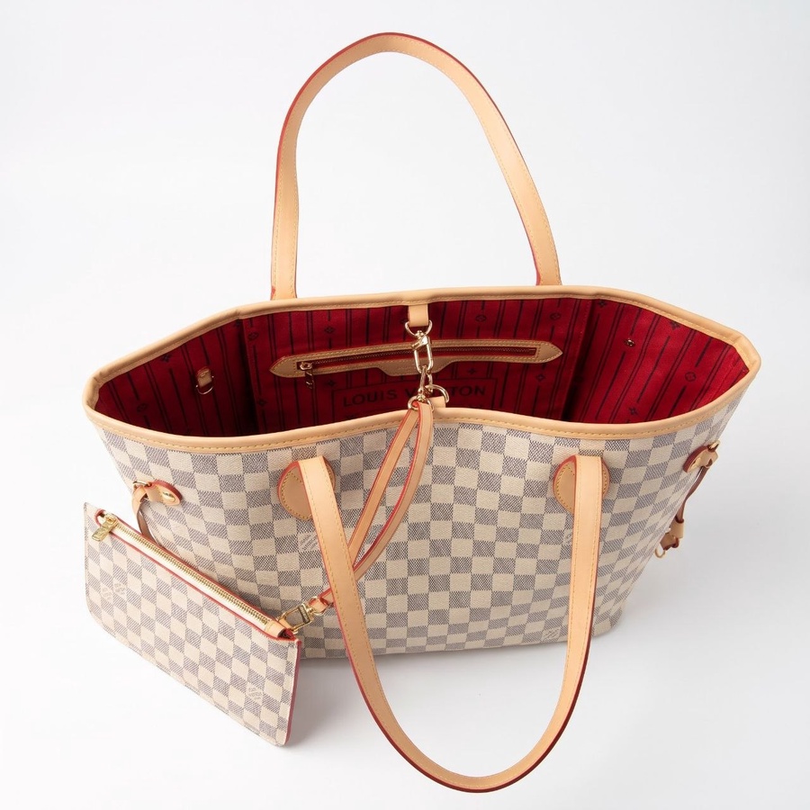 شنطة كتف حريميمستوحاه من  ( Louis Vuitton ) جلد مستورد بنقشه فاخرة مع باوتش مرفق | Demand & Beyond