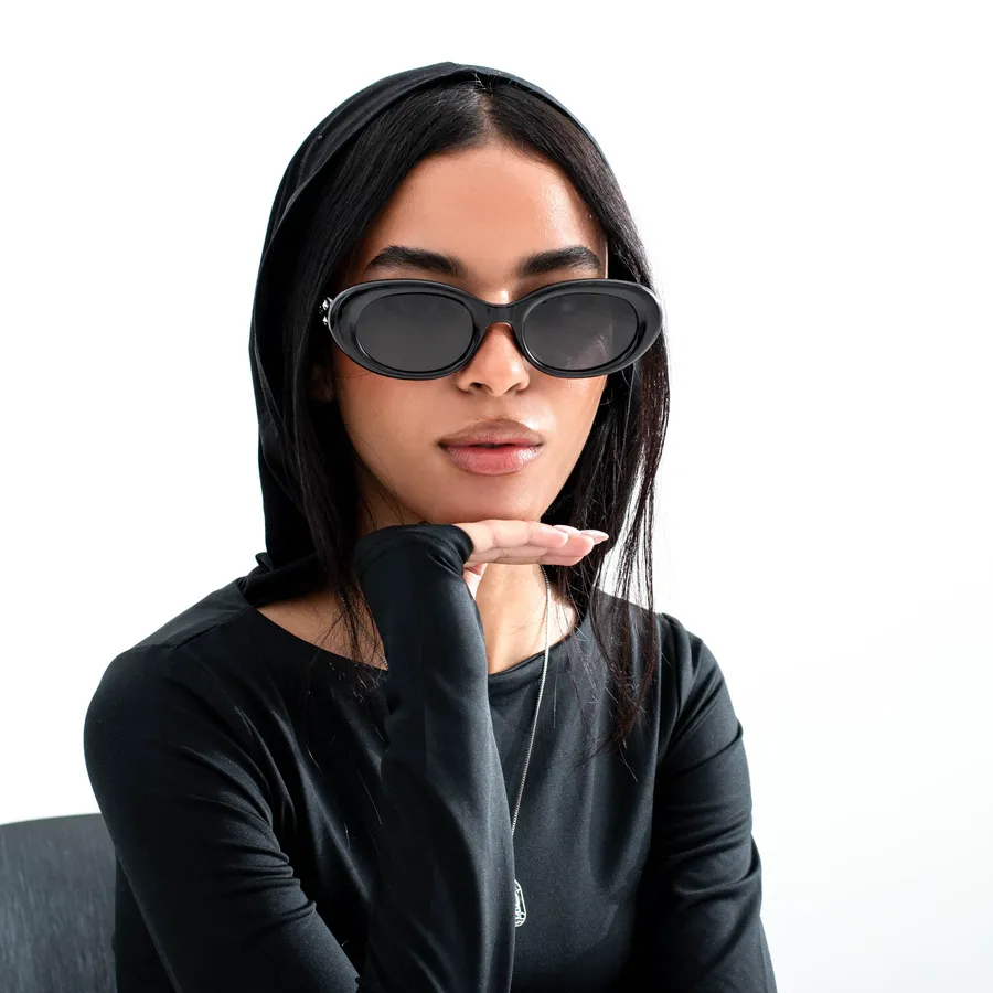 Luna in solid Black