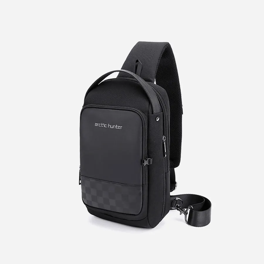 XB00105 Black