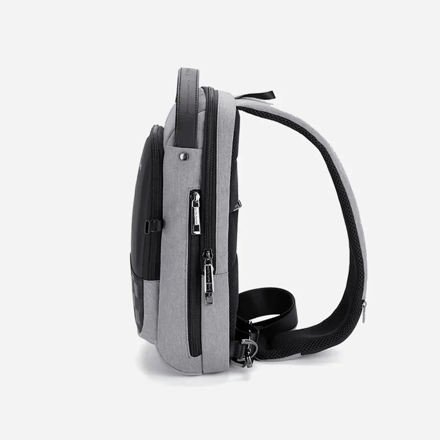 XB00105 Black