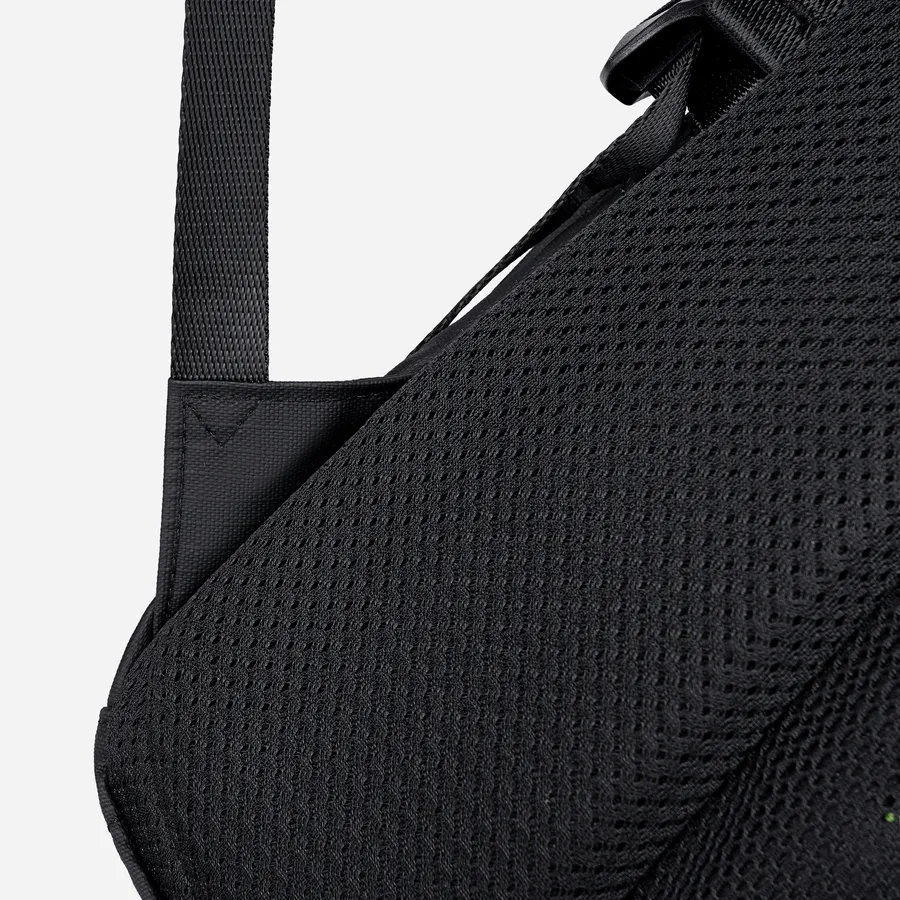 FB00701 Black