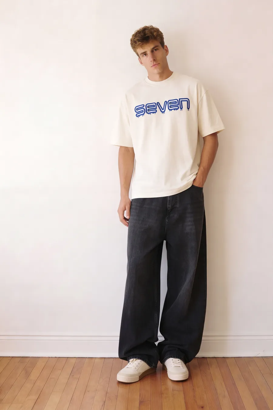 WhiteXBlue Embroidered Seven Tshirt