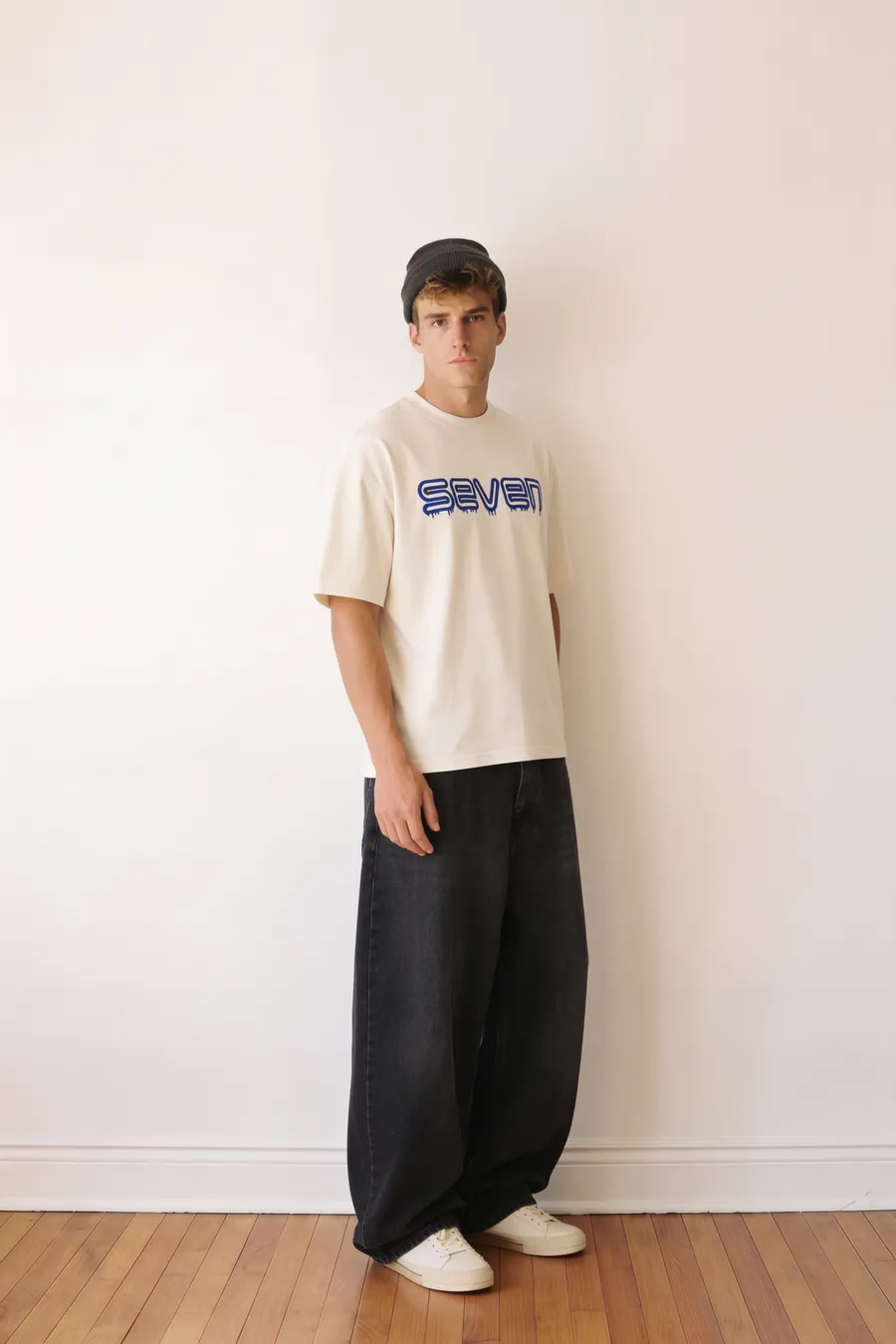 WhiteXBlue Embroidered Seven Tshirt